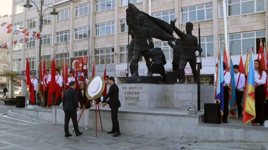 Burdur’da 24 Kasım Töreni Göz Kamaştırdı! Gösteriler Ayakta Alkışlandı 1